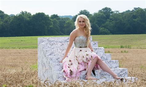 Female Country Music Artists Sticking to Their Values | eCampus.com Blog