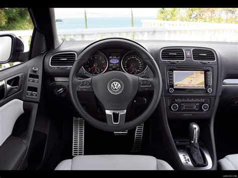 2012 VW Golf Cabriolet - Interior | Caricos