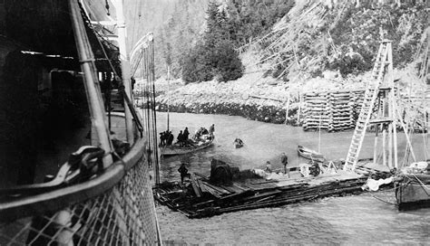 Gold Rush Skagway, C1897 Photograph by Granger - Fine Art America