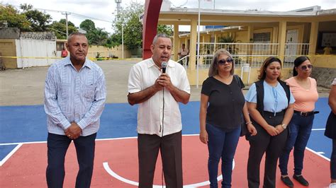 Lo Que Paso Hoy Inefi Remoza Cancha Escuela Anacaona Almonte Y Entrega