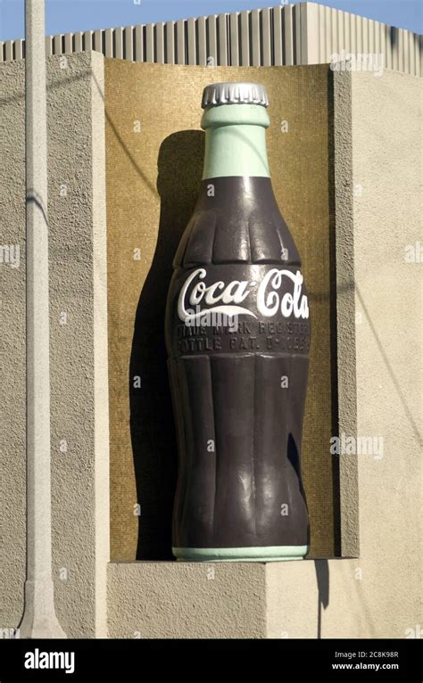 Coca Cola Bottle History