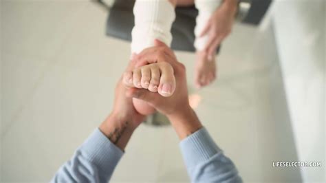 Candee Liciuos Anal 3