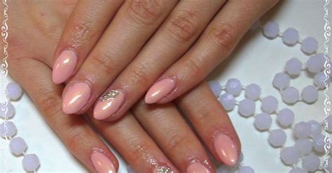 Studio Stylizacji Paznokci Butterfly Nude I Cyrkonie