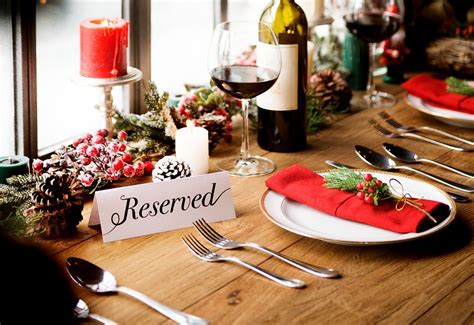 Christmas Family Dinner Table Concept | Photo - rawpixel