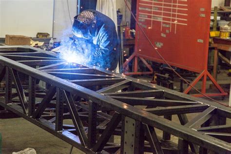 A Structural Steel Truss Fabrication Service For Tough Complex