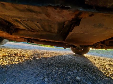 Ford Mustang Parked In Roars Like It Just Wants To Hunt You