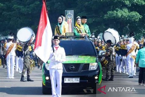 Peserta Mtq Ke Jawa Barat Meriahkan Pawai Taaruf Antara News