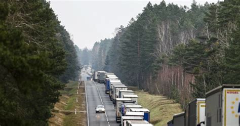 Kolejka na granicy polsko białoruskiej Ponad doba oczekiwania RMF 24