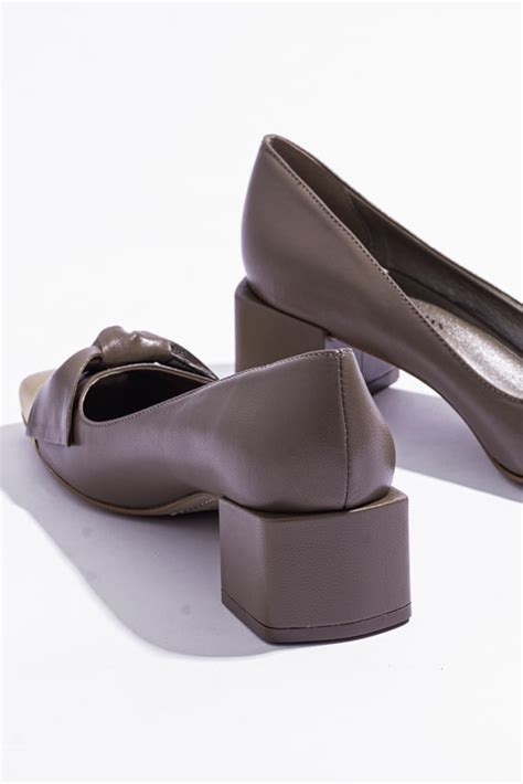 Sapato Giovanna Nude Dourado Arthur Caliman