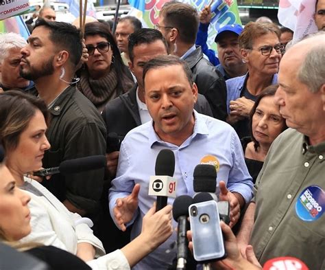 Ciro Gomes cumpre agenda de campanha em Niterói Cidade de Niterói