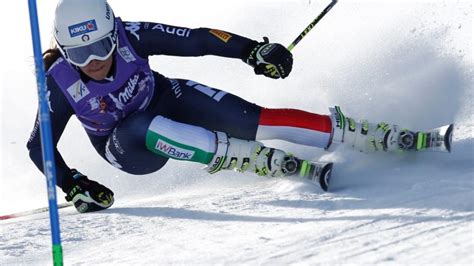 Schock F R Das Italienische Ski Team Kreuzbandriss Bei Karoline