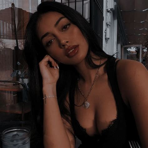 Pin By Ane On Beauty Latina Girl Latina Girl Aesthetic Latina Woman