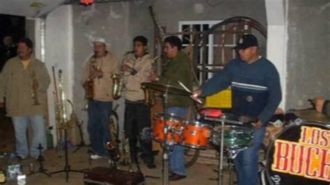 Banda Y Tamborazo Los Buchis El Tololoche Chicoteado Youtube