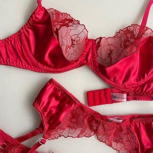 Red Floral Lingerie Set Classy Lace Flower Bra And Panty Set With Garter Belt Ideal Romantic