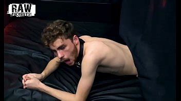 RawFuckBoys Minet débraillé à cru par un jock musculaire poilu anonyme XVIDEOS