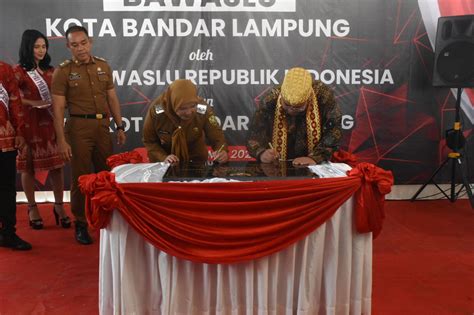 Walikota Eva Dwiana Akhirnya Resmikan Gedung Bawaslu Bandar Lampung