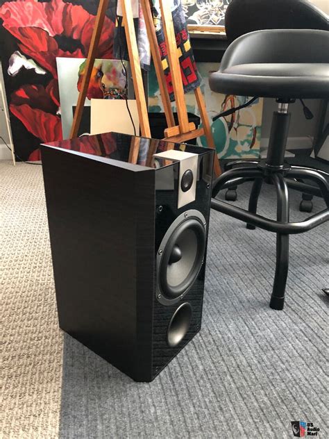 Focal Chorus V Bookshelf Speakers, nearly new, excellent conditionm ...