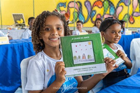 Escola Municipal Mário Lago realiza tarde de autógrafos – Prefeitura de ...