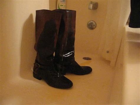 Pissing On Brown Leather Boots In A Bathtub Gay Amateur Porn XHamster