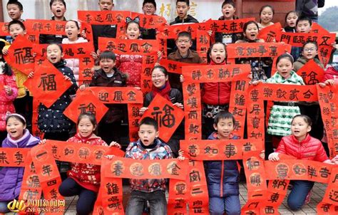 廣安「小書法家」街頭義寫春聯送祝福 每日頭條