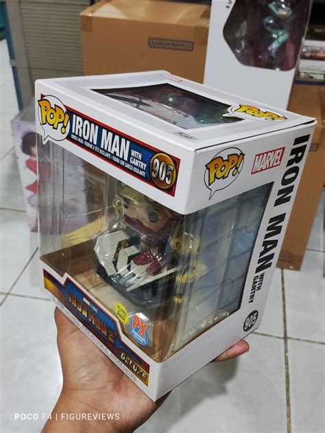 Funko Pop Marvel Iron Man With Gantry Px Exclusive Glow In The Dark