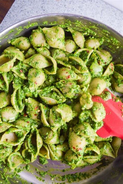 Easy Spinach Pesto Pasta Recipe Yup Its Vegan