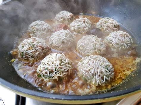 Куриные тефтели с рисом (ёжики) по-персидски