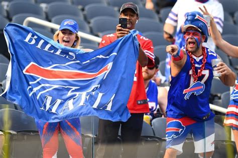 Buffalo Bills Asked Fans For Help Shoveling Snow - InsideHook