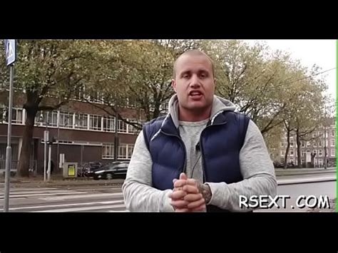 Hermosa prostituta da mamada y le lamen el túnel de amor sin pelo XVIDEOS