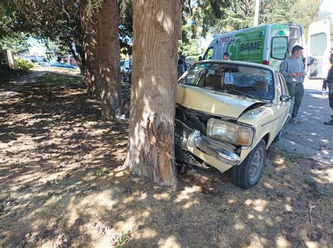 Chocaron Y Terminó Contra Un árbol En Palihue Bvc Noticias