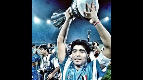 Maradona Venduta A 8 8 Milioni Di Euro La Maglia Mano De Dios