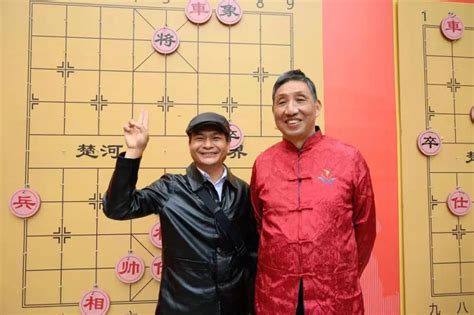 72岁高龄，盲棋以一敌六！柳大华秀绝技赢得满堂彩