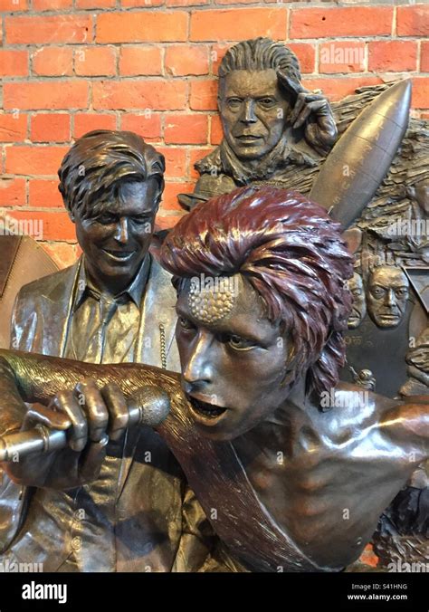 David Bowie Statue Installed By The Market Square In Aylesbury Hi Res