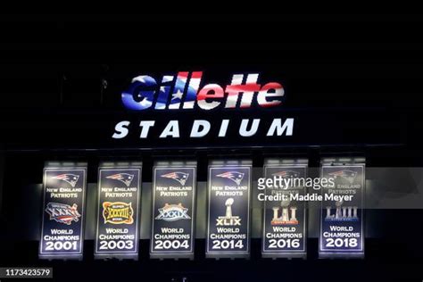 222 New England Patriots Banner Stock Photos High Res Pictures And