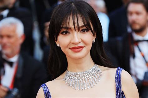 Foto Detail Kalung Raline Shah Di Cannes Film Festival Yang