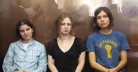 Pussy Riot Krijgt Twee Jaar Strafkamp Voor Hooliganisme De Morgen
