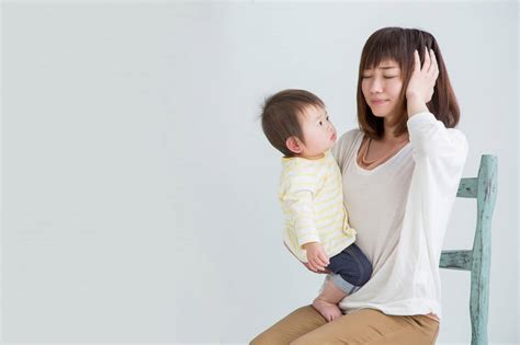 【助産師監修】「母乳が出ない」原因は？ 母乳の出をよくする方法と先輩ママ達の乗り越え方 はいチーズ！クリップ