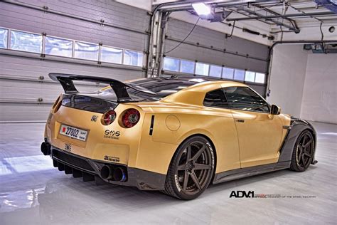 Carbon Gold Nissan GT R Looks Beyond Mean 33 Pics Carscoops Gtr