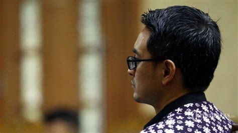 Rincian Vonis Koruptor Yang Hari Ini Bebas Suryadharma Ali Patrialis