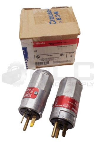 New Box Of 2 Crouse Hinds Enp5201 Hazardous Location Plug 20a 125vac Spw Industrial