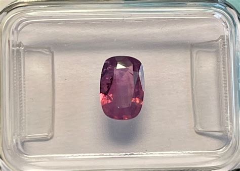 Orangy Purplish Pink Sapphire No Reserve Price 0 96 Ct Catawiki