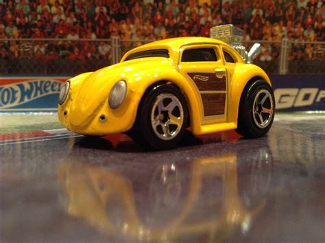JULIAN S HOT WHEELS BLOG Volkswagen Beetle Tooned 2017 Tooned Yellow Recolor