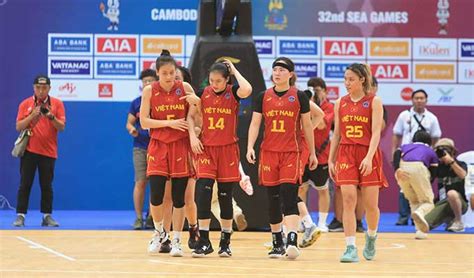 Hot Girl B Ng R Tr Ng Th O Vy Ng P U Xu Ng T Sau Pha Va Ch M V I Indonesia Bongdaplus Vn