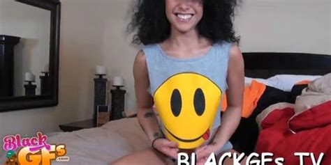 Nude Black Chick Poses On Cam Video Tnaflix