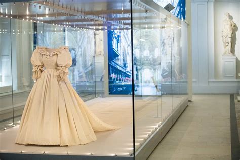 Vestido De Casamento Da Princesa Diana J Est Em Exposi O