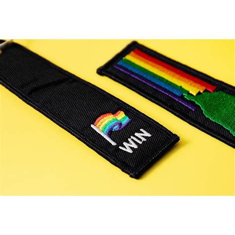 台北西門PAR T六彩旗鑰匙圈 彩虹小物 同志遊行 百元交換禮物 愛最大 婚姻平權 LGBT GAY LES 蝦皮購物