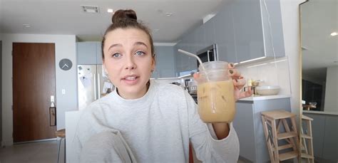 You Won T Believe How Honest Emma Chamberlain Spilt Her Feelings Live