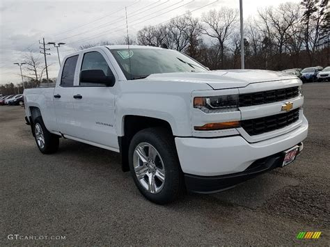 2018 Summit White Chevrolet Silverado 1500 Custom Double Cab 125001237