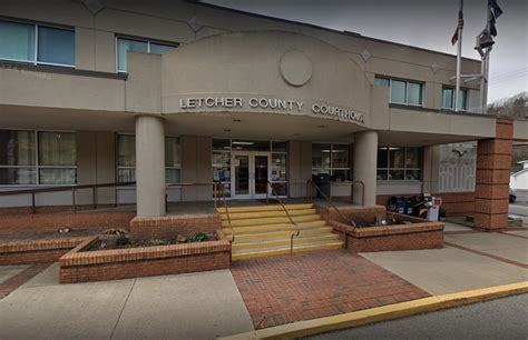 Kentucky judge shot and killed in chambers, sheriff charged with murder