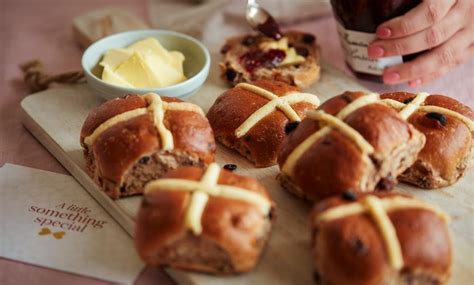 The Humble New Zealand Hot Cross Bun FENNEC